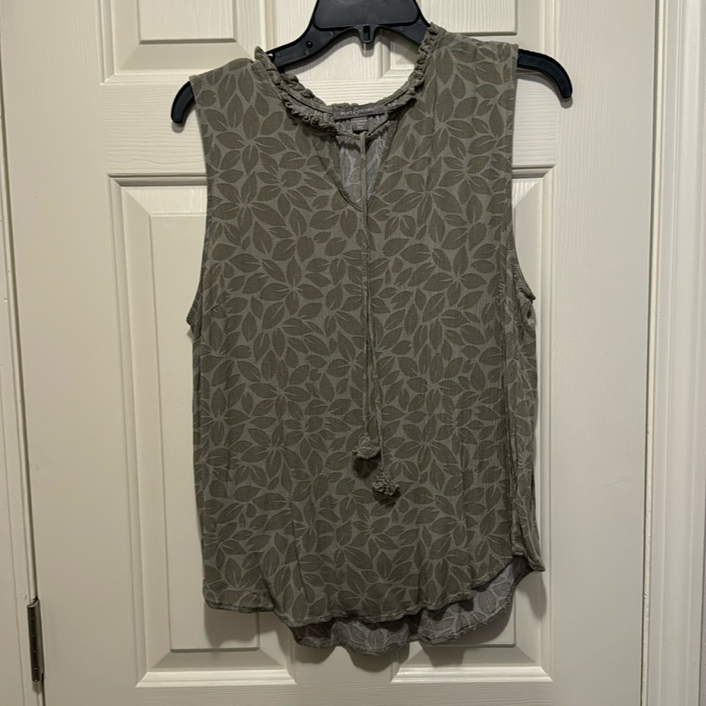 Peace & Pearls women’s blouse